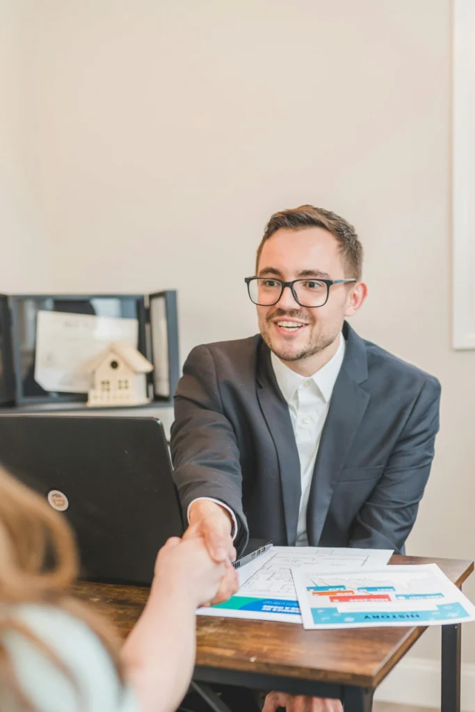 Chula Vista Realtor supporting a seller through the home selling process